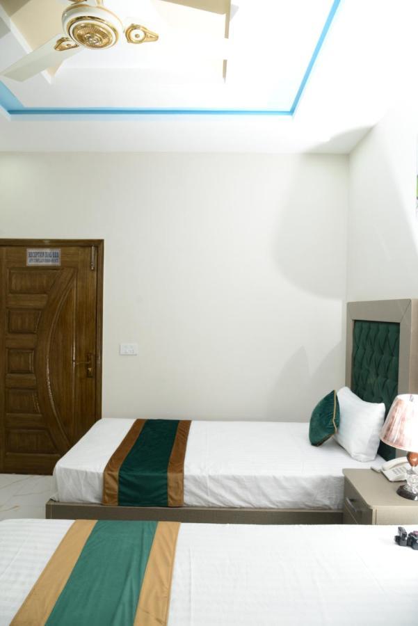 Hotel Deluxe Lahore Exterior foto